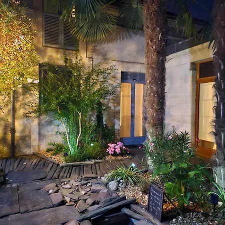 Les Penates De Loire Apartment
