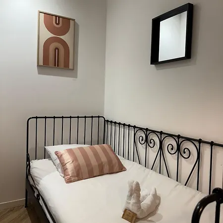 Les Penates De Loire Apartment