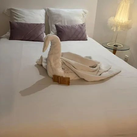 Les Penates De Loire Apartment *