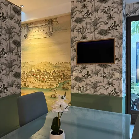 Les Penates De Loire Apartment *