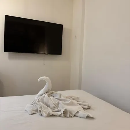 Les Penates De Loire Apartment